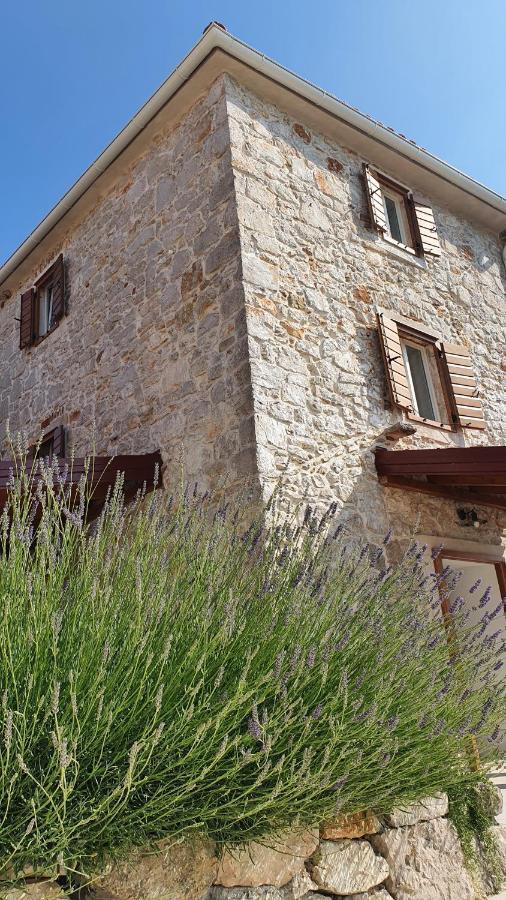 Villa Santa Eufemia Sutomiscica Exteriör bild