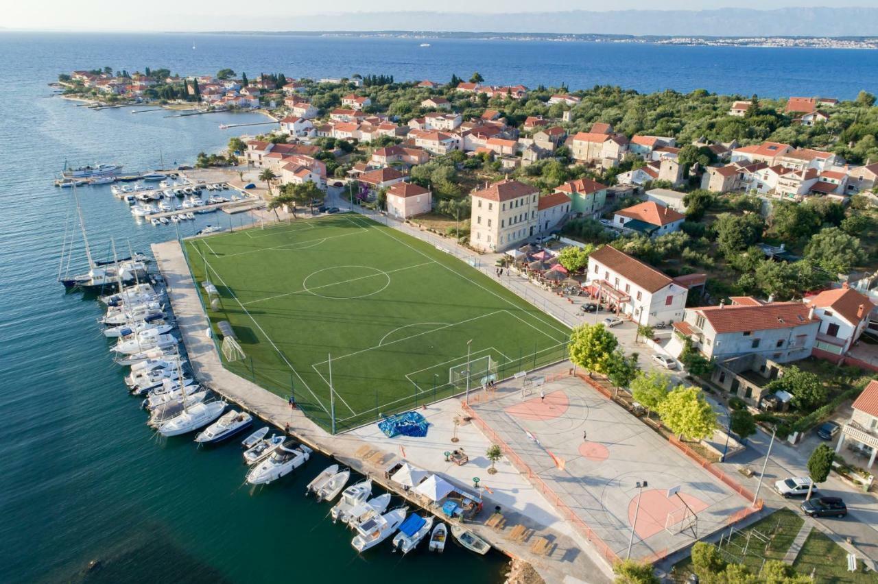 Villa Santa Eufemia Sutomiscica Exteriör bild